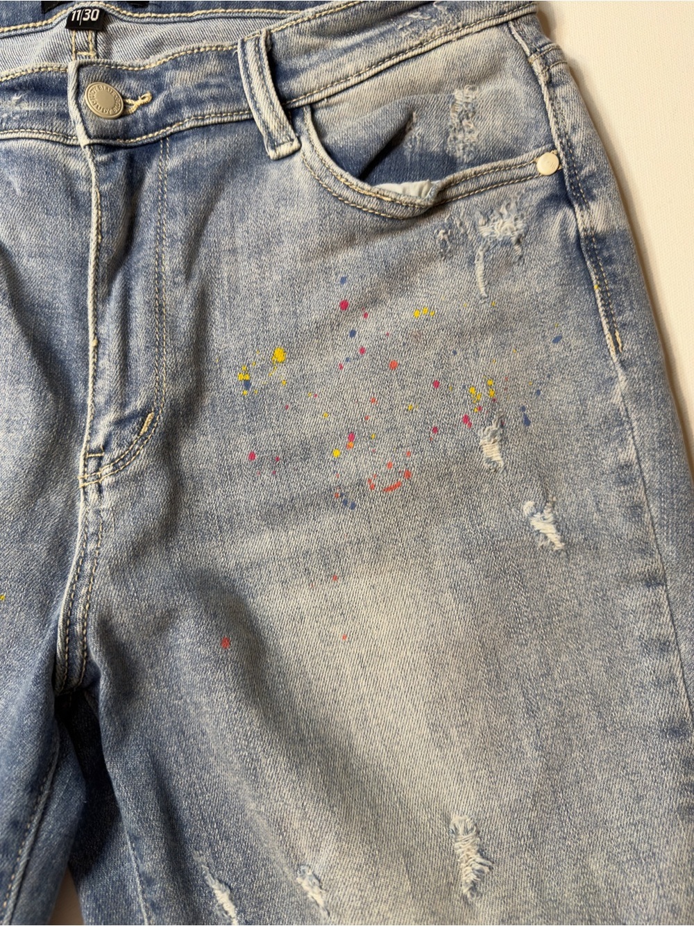EUC Women's Judy Blue Los Angeles Distressed Paint-Splatter Size 11/30 Boyfriend - Picture 7 of 14